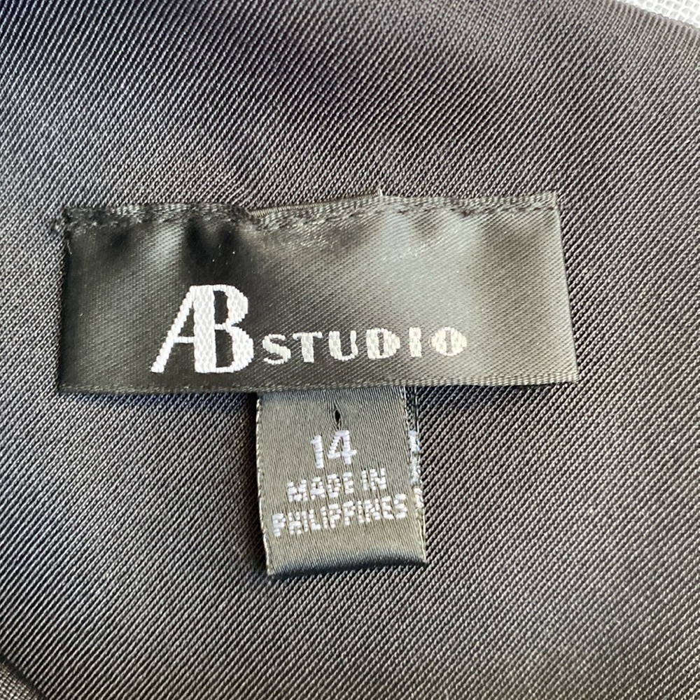 AB Studio little black cocktail dress with beaded collar. - Picture 8 of 13
